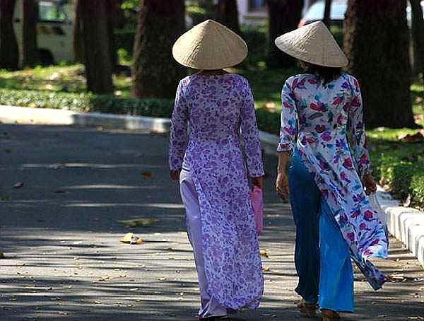 有人说越南美女比韩国多,传统服饰比奇葩美,你怎么看呢