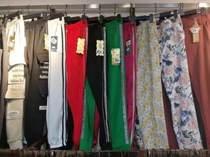感恩母亲节,裤王精品服饰满50元享9.5折,满100元享9折,还不快来......
